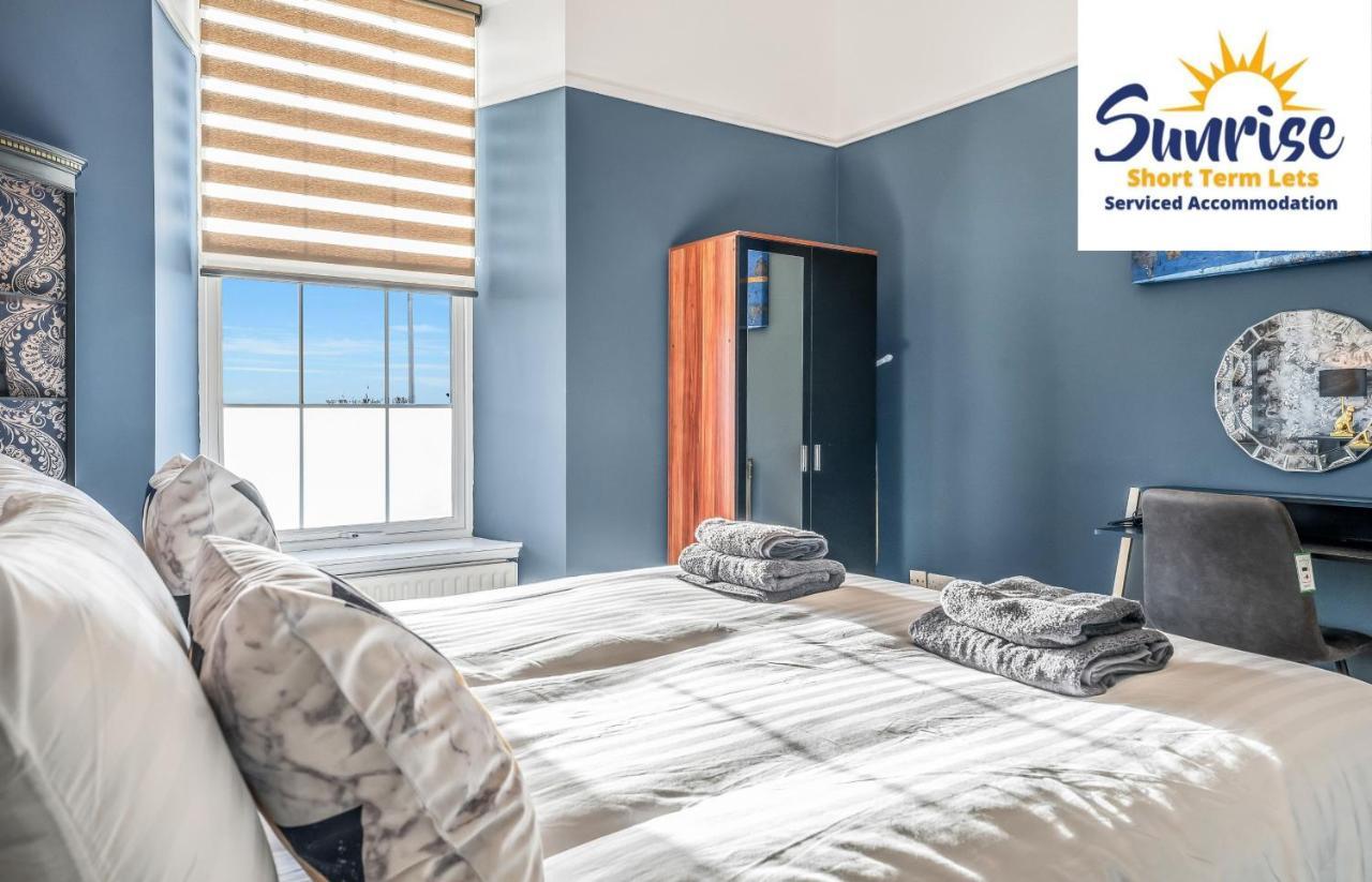 Presidential Apartment, Family Home, Luxury Bedrooms, 2 Rooms, 1 King Bed, 2 Single Beds, Free Wifi, Free Parking, Tourists, Business Travelers, Relocation, Beautiful River Views, - Long Stays, Invoice And Reduced Price Are Only Via Sunrise Short Let ダンディー エクステリア 写真