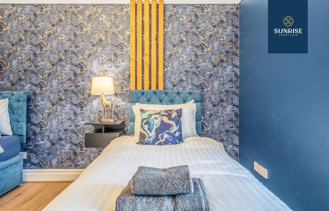 Presidential Apartment, Family Home, Luxury Bedrooms, 2 Rooms, 1 King Bed, 2 Single Beds, Free Wifi, Free Parking, Tourists, Business Travelers, Relocation, Beautiful River Views, - Long Stays, Invoice And Reduced Price Are Only Via Sunrise Short Let ダンディー エクステリア 写真